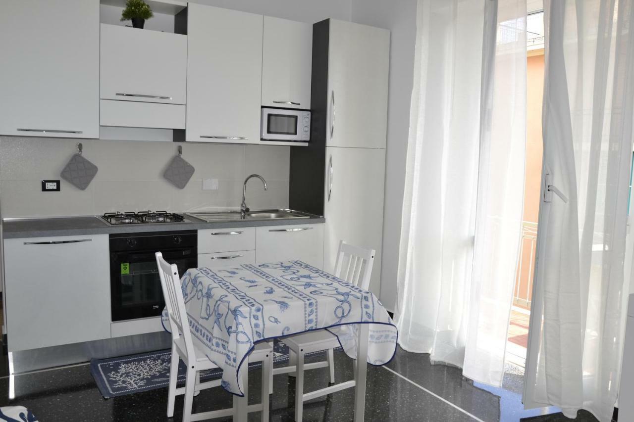 Il Nido Di Quarto Con Park Auto Macchine Piccole Segmento B Génova Exterior foto