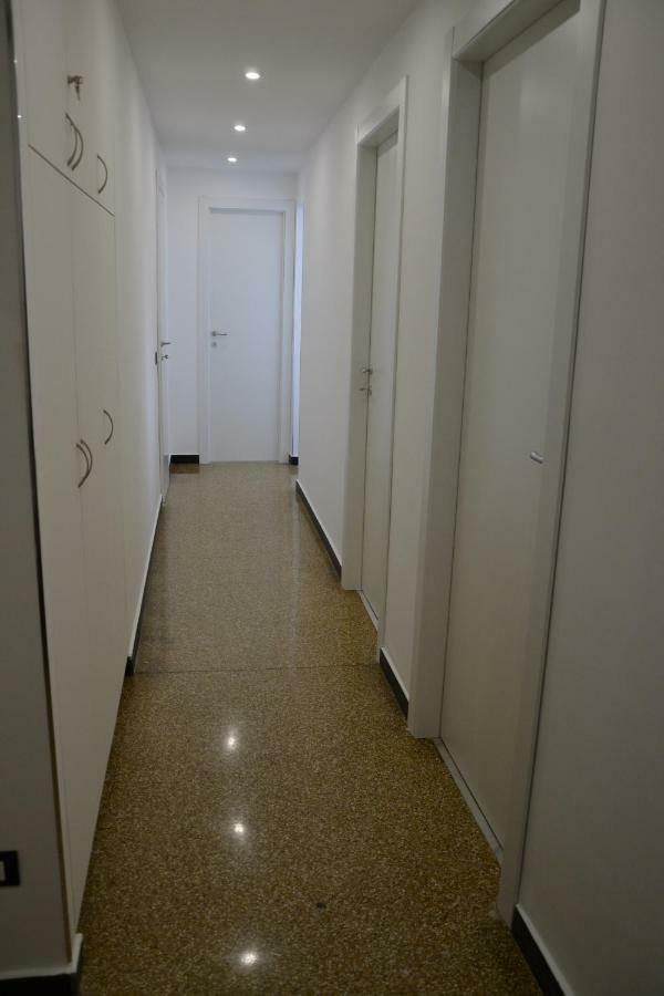 Il Nido Di Quarto Con Park Auto Macchine Piccole Segmento B Génova Exterior foto
